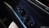 Dalam All New Mazda3 ini kami menawarkan pengendaraan yang memiliki rasa yang menyatu antara mobil dengan sang pengendara (Jinba Ittai). Lebih jauh lagi pada Mazda3 terbaru ini, Mazda mengembangkan teknologi SKYACTIV-nya dengan tenologi baru yang lebih mendekatkan lagi Human Centric sehingga sang pengemudi dapat menikmati kesenangan berkendara yang lebih alami lagi, ujar Presiden Direktur PT Eurokars Motor Indonesia, Roy Arman Arfandy. 