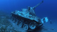 Yordania meluncurkan museum militer di bawah laut di lepas pantai Aqaba. Beragam kendaraan militer yang tak lagi digunakan ditenggelamkan pada kedalaman hingga 28 meter. Aqaba Special Economic Zone Authority/Handout via Reuters.