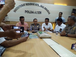 Polemik Penangkapan Kades Penjual Bibit