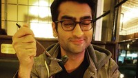 Pria keturunan Pakistan ini, selain punya sifat yang jenaka ia juga seorang foodies. Memilih restoran klasik, acara makan malamnya ini makin meriah dengan segelas champagne. Foto: Istimewa