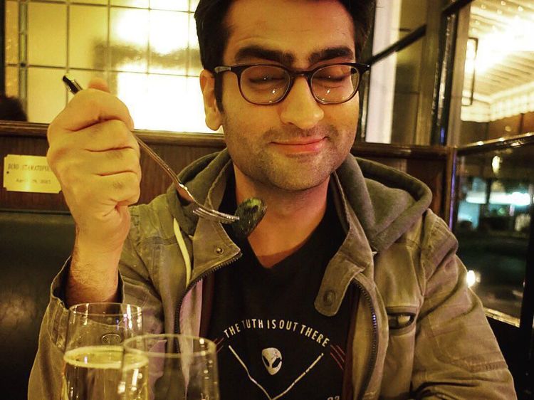 Pasang Pose Lucu Saat Makan, Ini Kumalin yang Main Film dengan Iko Uwais