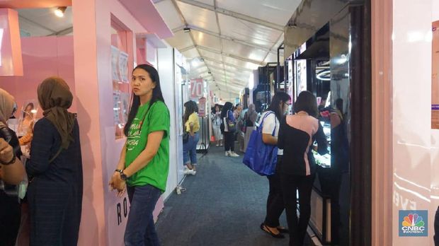 Hari Pertama, Pengunjung Serbu & Padati Jakarta X Beauty 2019