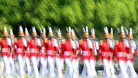Namun ada yang beda penampilan seragam dari Paspampres di Istana Kepresidenan Bogor, Jawa Barat.