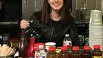 Ini Pose Keren Lana Del Rey yang Doyan Makan Manis