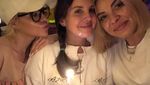 Ini Pose Keren Lana Del Rey yang Doyan Makan Manis