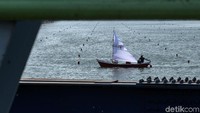 Perahu layar juga turut memeriahkan pembukaan Festival Cisadane.