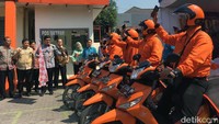 Inovasi layanan COD menyasar transaksi jual beli barang di luar marketplace yang sudah ada, atau transaksi customer to customer. Yaitu penjualan barang yang dilakukan melalui media sosial.