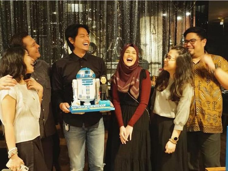 Jelang Pernikahan, Cut Meyriska dan Roger Danuarta Kompak Kulineran Terus