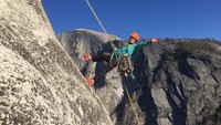 Ia pun pernah mendaki puncak El Capitan di Yosemite, AS. Davidsson tertarik pada tempat yang tak terlalu ramai. Ia merasa istimewa ketika sendirian di lokasi yang dituju (Johanna Davidsson/CNN)