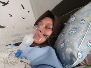 Perjuangan Mahrurin, Tetap Narik Ojol Meski Digerogoti Kanker Payudara