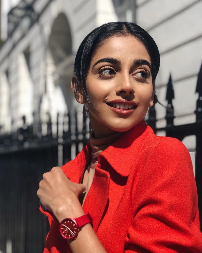 Banita memulai kariernya di industri hiburan di usia yang masih sangat muda, 11 tahun. Namanya mulai populer sejak ia membintangi film October yang dirilis pada April 2018 lalu. Foto: dok. Instagram @banitasandhu