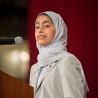 Fatima juga sering menjadi pembicara dan memenangkan berbagai kompetisi science. Meski sudah beberapakali mendapat penghargaan dan menang lomba namun menurutnya prestasi terbesar adalah bisa menginspirasi orang lain sekaligus mengajak mereka untuk menjadi seorang penemu. Foto: dok. Instagram @fatimaalkaabi_1