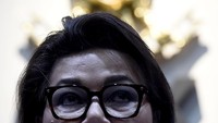 Sedangkan Akhmad Sofyan disangkakan melanggar pasal 5 ayat 1 huruf a atau b atau Pasal 13 Undang Undang Nomor 31 Tahun 1999 sebagaimana telah diubah dengan Undang Undang Nomor 20 Tahun 2001 tentang Pemberantasan Tindak Pidana Korupsi juncto Pasal 55 ayat (1) ke-1 KUHP.