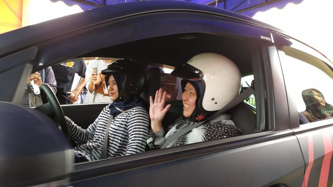 Berita Populer: Wali Kota Risma Jajal Mobil Balap, Pabrik BYD di RI