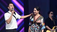 Di sela-sela penampilan keduanya, Raffi Ahmad juga sempat mengobrol dengan penonton.  Foto: Noel/ detikHOT