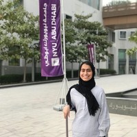 Ada banyak kompetisi yang telah aku ikuti. Beberapakali aku menang tapi aku tidak melihat itu prestasi terbesarku. Bagiku, prestasi terbesar yang telah aku capai sejauh ini adalah menyebarkan pengetahuan, jadi pembicara di sekolah-sekolah dan universitas, menginspirasi dan mengajak mereka menjadi penemu. Kita semua harus menjadi penemu, jelas Fatima. Foto: dok. Instagram @fatimaalkaabi_1