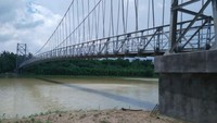 Jembatan ini sudah digunakan warga dari Desa Kolelet ke Desa Kembang maupun sebaliknya. Istimewa/Dok. Kementerian PUPR.