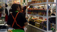 Stand negara-negara Asia juga memamerkan produk seasoning, camilan dan bahan makanan. Dimeriahkan dengan demo masak dan icip-icip serta promo pembelian.Foto: detikfood