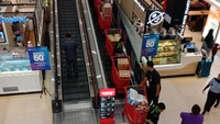 Ada juga yang sudah borong 10 troli kebutuhan sehari-hari lho. Wow!. Istimewa/Dok.Transmart Carrefour