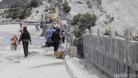 Pengelola TWA Tangkuban Perahu, Putra Kaban, siap mengikuti anjuran tersebut. Namun, ia tetap berpatokan pada hasil kajian PVMBG.