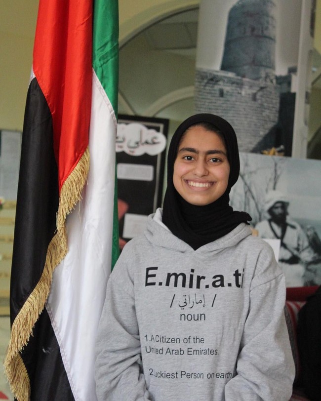 Ayahku seorang insinyur dan ibuku belajar IT. Aku dibesarkan di lingkungan yang mendorongku untuk melakukan segala sesuatu tentang teknik. Aku melihat ayah memperbaiki TV di rumah, membicarakan proyek yang sedang dikembangkannya, dan aku selalu tertarik dengan apa yang ayah lakukan. Ayah juga kadang mengajariku beberapa trik untuk memperbaiki sesuatu, papar Fatima.Foto: dok. Instagram @fatimaalkaabi_1