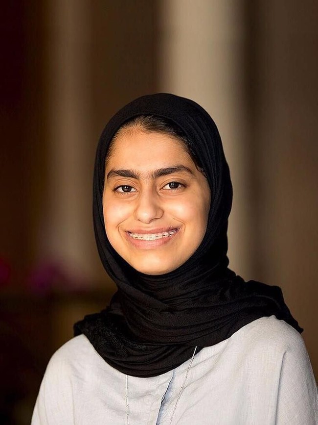 Fatima pun berpesan kepada semua hijabers dan anak muda agar berusaha berpikir kreatif dan out of the box. Aku ingin penemuanku bisa menjadi produk yang benar-benar bisa digunakan orang banyak, itu tujuan utamaku. Arab butuh orang-orang yang kreatif. Orang Arab dikenal karena penemuan dan pencapaian ilmiah terbesar, aku pikir kita mampu menunjukkan kalau kita yang terbaik di sepanjang sejarah, tambahnya. Foto: dok. Instagram @fatimaalkaabi_1