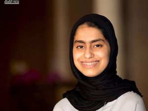 Potret Fatima Al Kaabi, Hijabers yang Jadi Penemu Robot Termuda di Arab