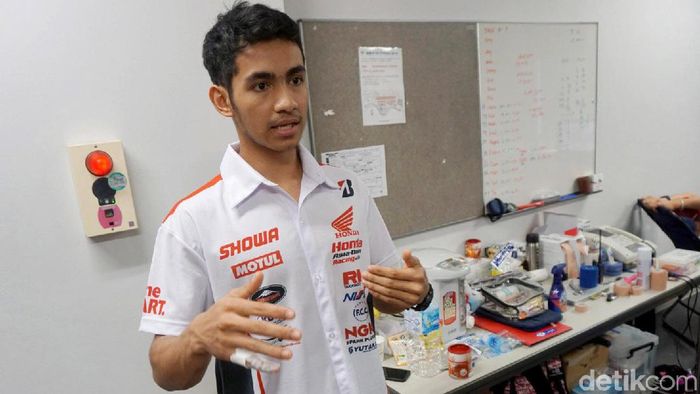 Pebalap AHRT Andi Gilang menatap balapan ARRC di China setelah urung tampil di Suzuka 8 Hours endurance. (Foto: Nugraha) Pebalap AHRT Andi Gilang menatap balapan ARRC di China setelah urung tampil di Suzuka 8 Hours endurance. (Foto: Nugraha)