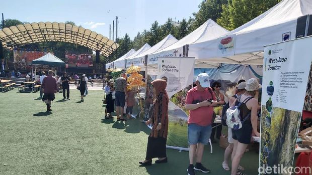 Taman Raja Swedia Disulap Jadi Kampung Indonesia