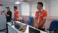 Tapi di ruangan utama kapal ini, terdapat ruang khusus seperti bank.