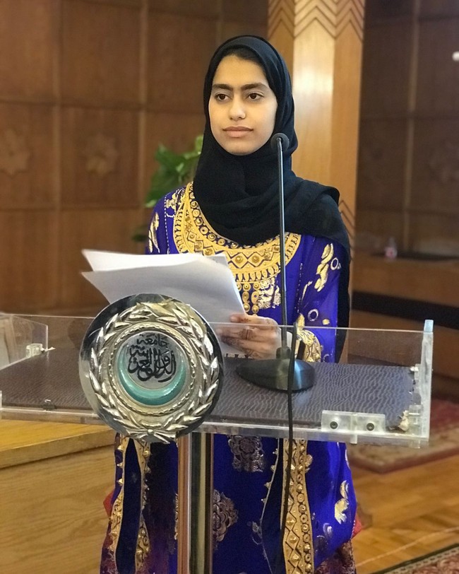 Fatima mengaku sebenarnya ia sudah menciptakan robot sejak berusia tujuh tahun. Latar belakang orangtua yang bergerak di bidang teknologi menjadi inspirasinya menjadi seorang penemu. Foto: dok. Instagram @fatimaalkaabi_1
