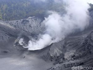 22 Gunung Api Status di Atas Normal, Pendaki 17-an Diimbau Waspada