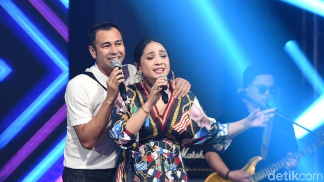 Raffi-Nagita Jawab Tudingan Pura-pura Mesra di Depan Kamera