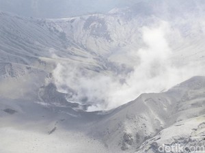 TWA Tangkuban Perahu Belum Buka, Wisatawan Tetap Berdatangan