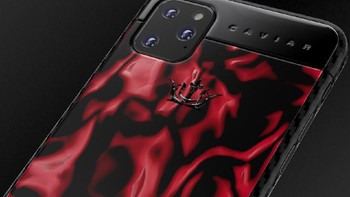 Tiga kamera dengan penampang besar pun tentu jadi salah satu daya tariknya yang paling kelihatan. Foto: Caviar