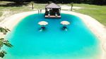 Keren! Halaman Belakang Rumah Disulap Jadi Pantai
