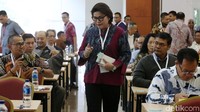 Wakil Ketua KPK Basaria Panjaitan tiba di Gedung Pusdiklat Sekretariat Negara (Setneg), Jakarta Selatan, untuk mengikuti tes psikologi capim KPK.