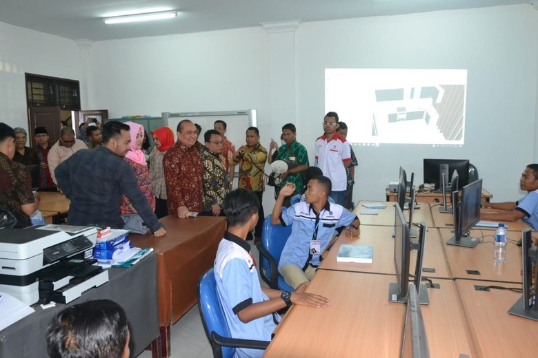 Kemnaker Dukung Pengembangan Pariwisata Danau Toba dengan Pelatihan Kemnaker Dukung Pengembangan Pariwisata Danau Toba dengan Pelatihan