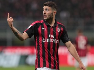 Cutrone Merapat ke Wolverhampton