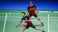 Dalam final kontra Ahsan/Hendra tadi, pertandingan memang berjalan seru. Kevin/Marcus nyaris kehilangan gim kedua karena sempat tertinggal 18-20 dari sang senior. Matt Roberts/Getty Images.