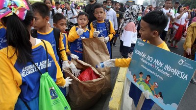 Anak-anak Kampanyekan Pengurangan Plastik di CFD