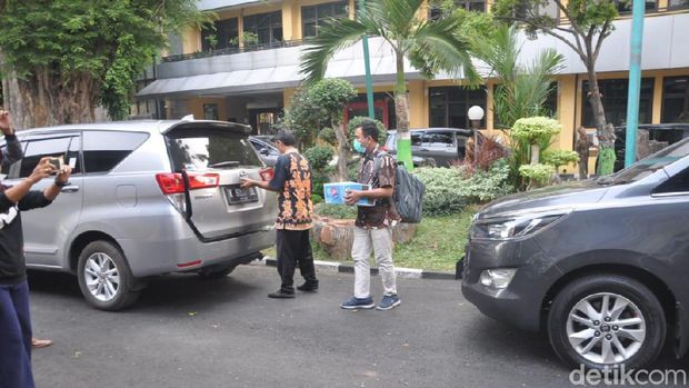 7 Jam KPK Geledah Kantor Pemkab Kudus