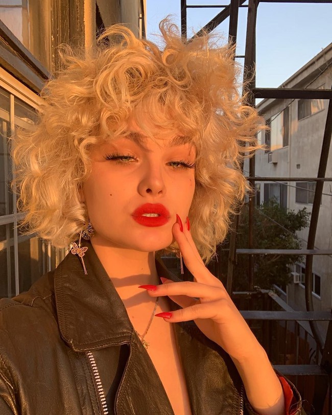 Taylor sampai terbang ke Meksiko untuk menguruskan badan agar bisa dipotret untuk Vogue dan majalah mode lainnya. Di titik terendahnya, Taylor hanya memiliki berat badan 43 kilogram, lingkar pinggul 55 cm. Foto: Instagram @tay.all