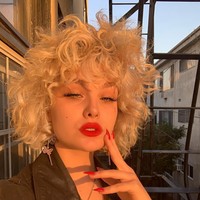 Taylor sampai terbang ke Meksiko untuk menguruskan badan agar bisa dipotret untuk Vogue dan majalah mode lainnya. Di titik terendahnya, Taylor hanya memiliki berat badan 43 kilogram, lingkar pinggul 55 cm. Foto: Instagram @tay.all