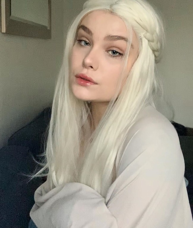 Dunia modeling tak seglamor yang terlihat di luar. Di balik itu, ada para model yang susah payah mempertahankan bentuk tubuh mereka demi terlihat sempurna. Mantan model bernama Taylor Allard buka-bukaan soal kehidupannya saat masih menjadi model. Foto: Instagram @tay.all