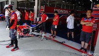Motor tim Honda Red Bull Racing yang bakal dipakai Stefan Bradl.