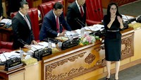Pansus tetap pada penilaian kontrak tersebut dapat putus dengan sendirinya, tanpa perlu Indonesia membayar termination value. Kembalikan PT. JICT ke panguan Ibu Pertiwi. Kata Rieke dalam sambutannya. Foto: dok. Pelindo II