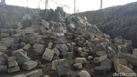 Saat liburan sekolah, candi ini ramai dikunjungi. Kebanyakan yang datang ke sini pelajar dan mahasiswa (Eko Susanto/detikcom)