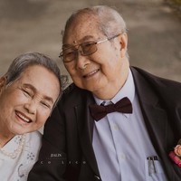 Chen hanya memiliki uang sedikit dan hanya memperoleh RM15 (Rp 50 ribu) sebulan. Ia tidak berani memikirkan cinta dan terus bekerja setiap hari.  Foto: Facebook Joco Lico Bridal & Studio