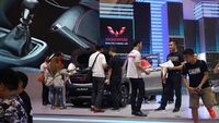Wuling Almaz dikerubungi pengunjung GIIAS 2019
